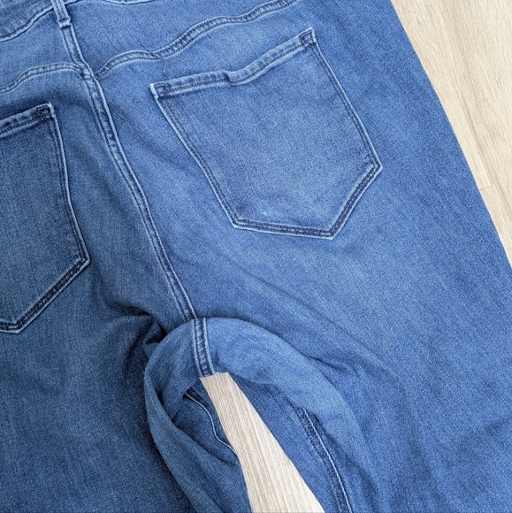 Old Navy High Waisted WOW Straight Leg Denim Jeans 22 - Picture 6 of 9